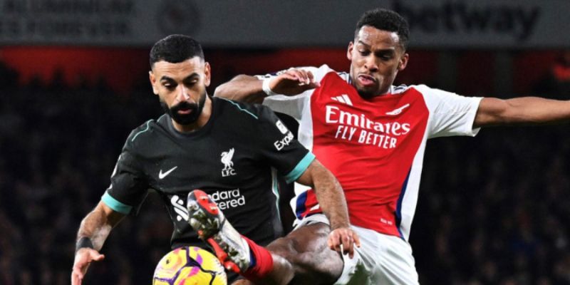 Trận đấu Liverpool và Arsenal diễn ra với bầu không khí nóng bỏng